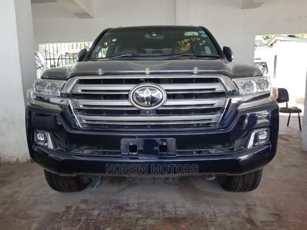 2015 Toyota Land Cruiser 4.6 V8 ZX in Blue - Premium Off-Road Adventure