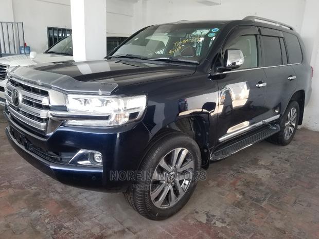 2015 Toyota Land Cruiser 4.6 V8 ZX in Blue - Premium Off-Road Adventure