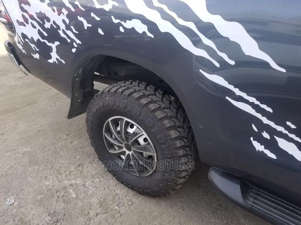 2015 Toyota Hilux SR 4x4 Gray - Used 4x4 Pickup for Sale