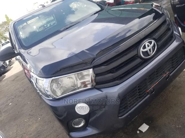 2015 Toyota Hilux SR 4x4 Gray - Used 4x4 Pickup for Sale