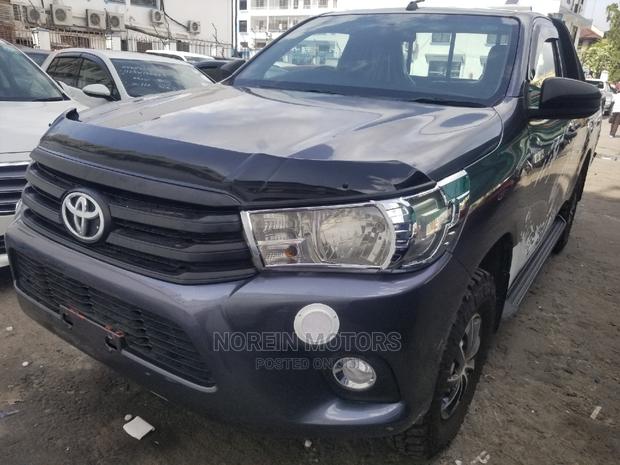 2015 Toyota Hilux SR 4x4 Gray - Used 4x4 Pickup for Sale