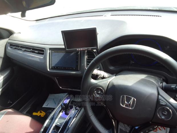 Green Honda Vezel 2016: Compact and Efficient SUV Choice