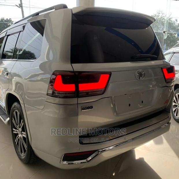 2016 Toyota Land Cruiser 4.6 V8 ZX Silver - Used Car Listing
