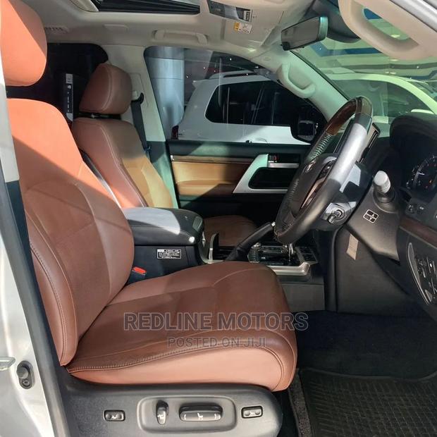 2016 Toyota Land Cruiser 4.6 V8 ZX Silver - Used Car Listing