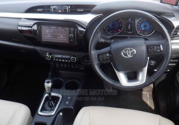 Toyota Hilux 2018 - White - Double Cab