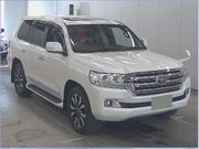 2017 Toyota Land Cruiser Pearl - Powerful and Elegant 4x4 for Off-Road Expeditions for sale