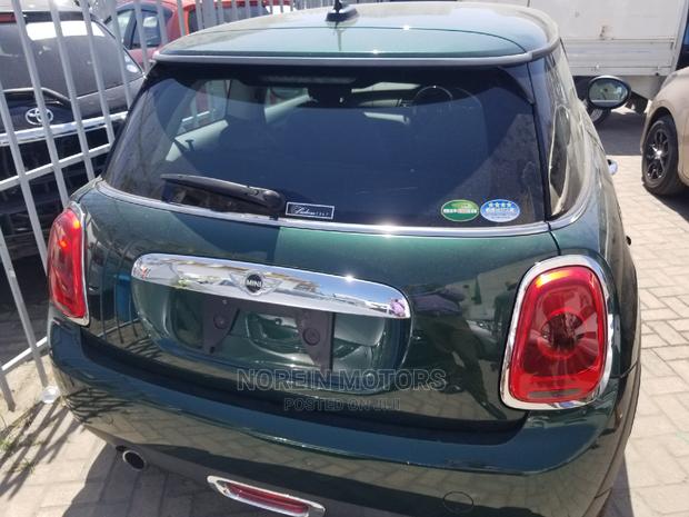 Mini Cooper 2015 in Green: A Sleek, Efficient, and Fun Drive