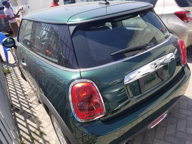 Mini Cooper 2015 in Green: A Sleek, Efficient, and Fun Drive
