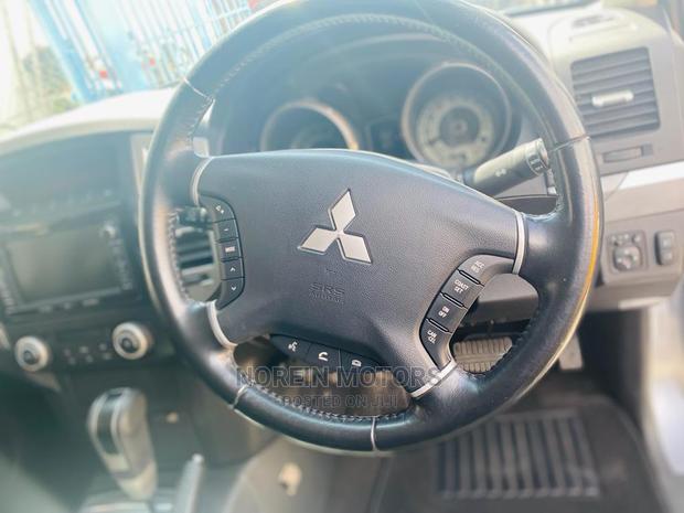 2015 Mitsubishi Pajero Silver: Luxury 4x4 for Adventure Lovers