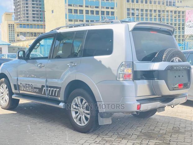 2015 Mitsubishi Pajero Silver: Luxury 4x4 for Adventure Lovers