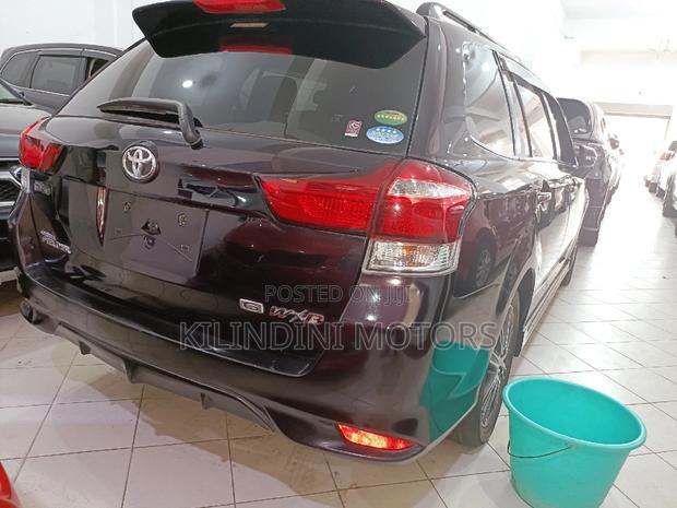 Pre-owned 2017 Black Toyota Corolla Fielder Up for Grabs