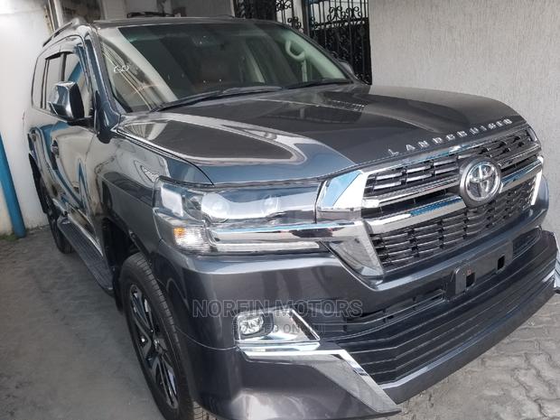 2015 Toyota Land Cruiser 4.6 V8 AX G Selection - Black Edition