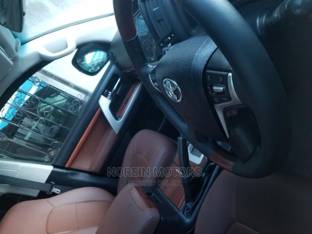 2015 Toyota Land Cruiser 4.6 V8 AX G Selection - Black Edition