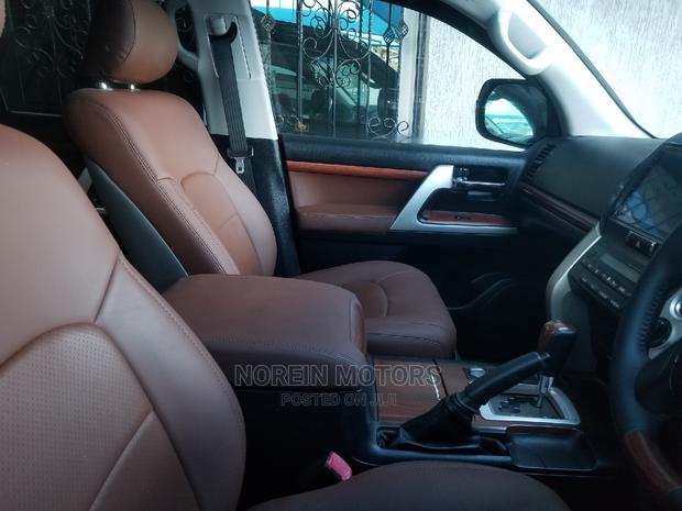 2015 Toyota Land Cruiser 4.6 V8 AX G Selection - Black Edition