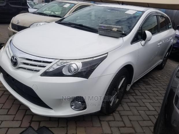 White 2015 Toyota Avensis - Comfortable and Elegant Sedan