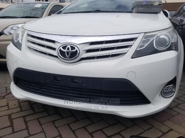 White 2015 Toyota Avensis - Comfortable and Elegant Sedan