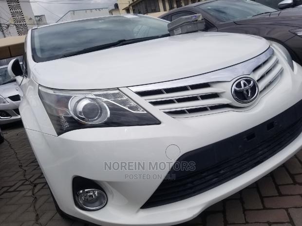 White 2015 Toyota Avensis - Comfortable and Elegant Sedan