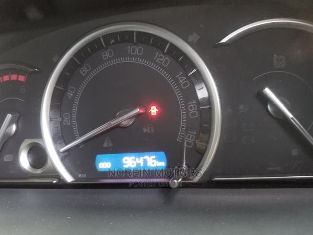 2015 Toyota Esquire 2.0 AWD - 7 Seater Black