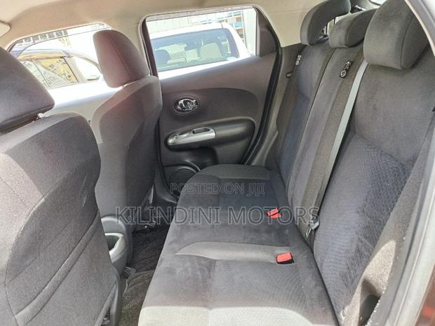 2015 Black Nissan Juke: Urban Compact SUV with a Sporty Touch
