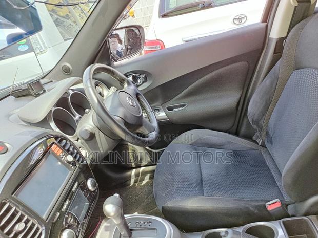 2015 Black Nissan Juke: Urban Compact SUV with a Sporty Touch
