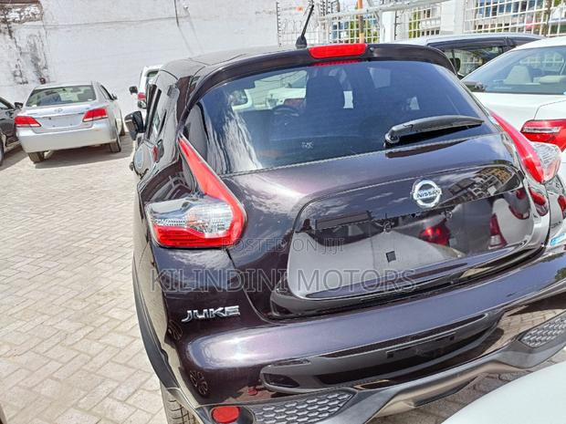 2015 Black Nissan Juke: Urban Compact SUV with a Sporty Touch