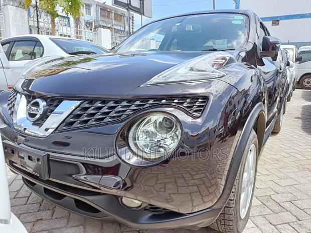 2015 Black Nissan Juke: Urban Compact SUV with a Sporty Touch