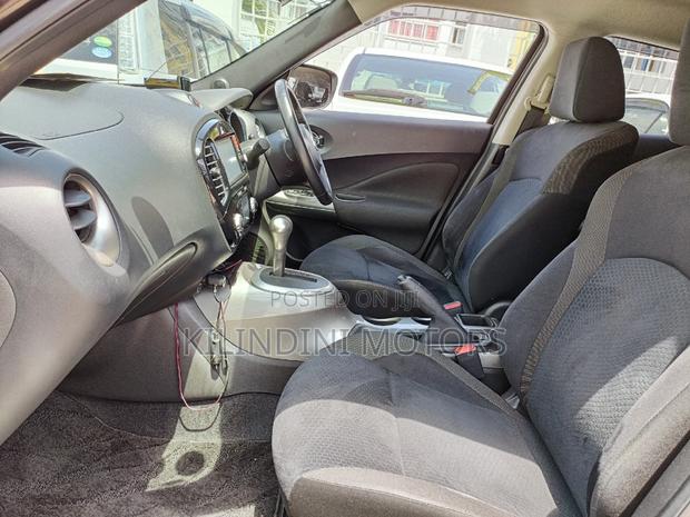2015 Black Nissan Juke: Urban Compact SUV with a Sporty Touch
