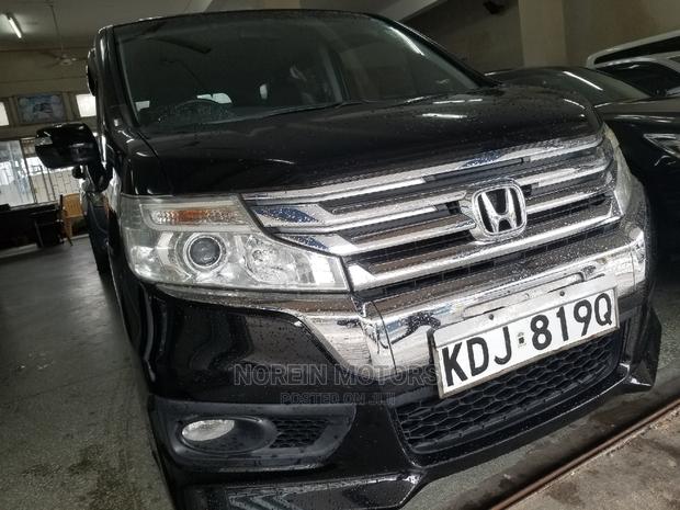 2015 Honda Stepwagon Black: Luxury & Versatility