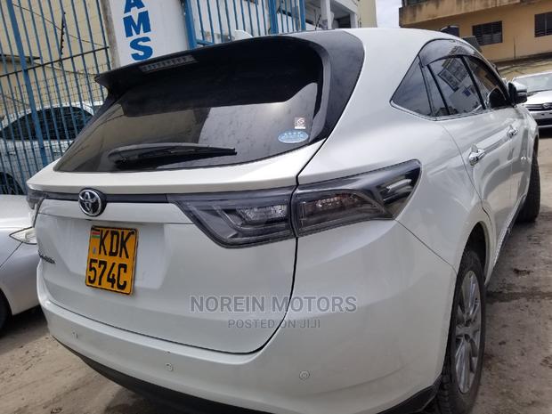 2016 Toyota Harrier 2.0 AWD White - Used Luxury SUV for Sale