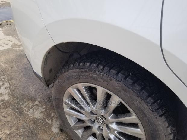 2016 Toyota Harrier 2.0 AWD White - Used Luxury SUV for Sale