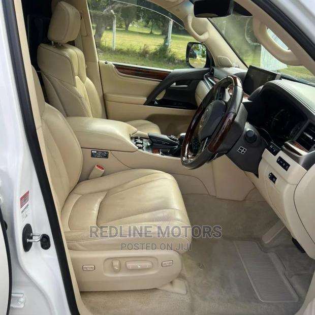 LX 2016 Pearl - Pre-owned Luxury SUV from Lexus