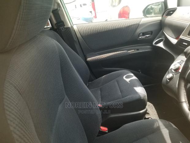 Green 2015 Toyota Sienta AWD - 6-Seater, High-Quality Used