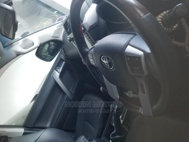 2015 Toyota Land Cruiser Prado 3.0 D-4d - Powerful and Stylish Luxury SUV
