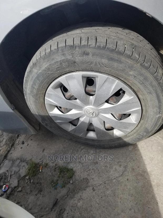 2015 Toyota Noah 2.0 AWD 8-Seater - Silver Comfortable
