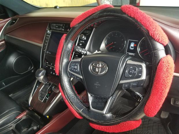 Premium 2015 Toyota Harrier 4WD Black with 2.0L Engine