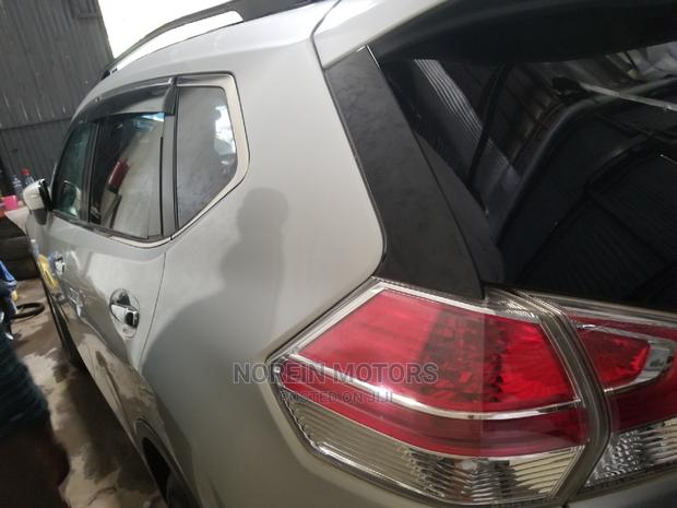 Premium 2014 Nissan X-Trail SV in Silver - Luxury and Adventure Awaits