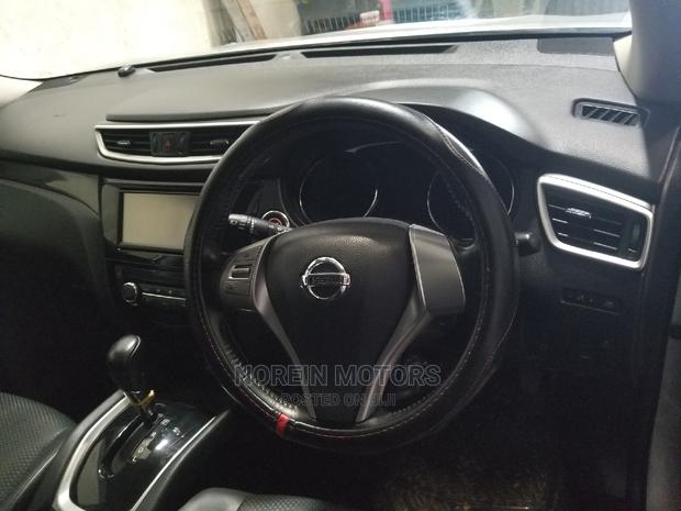Premium 2014 Nissan X-Trail SV in Silver - Luxury and Adventure Awaits
