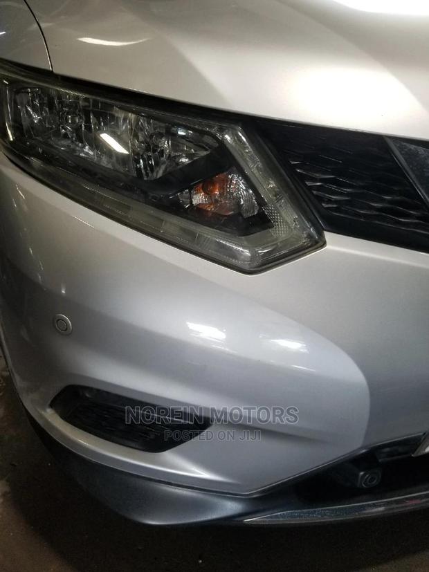 Premium 2014 Nissan X-Trail SV in Silver - Luxury and Adventure Awaits
