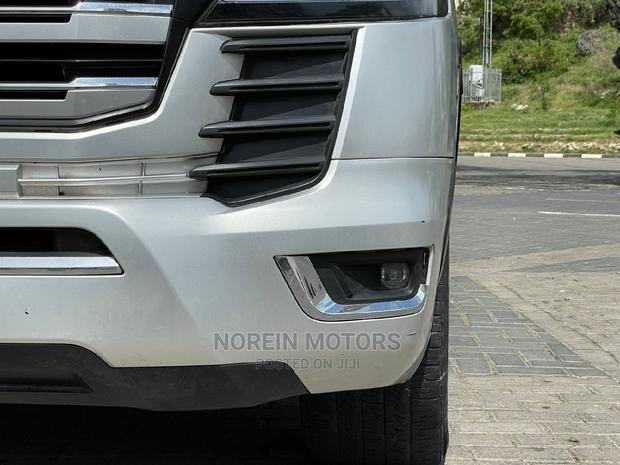 Silver 2015 Toyota Land Cruiser - Capable and Stylish Off-Road Vehicle