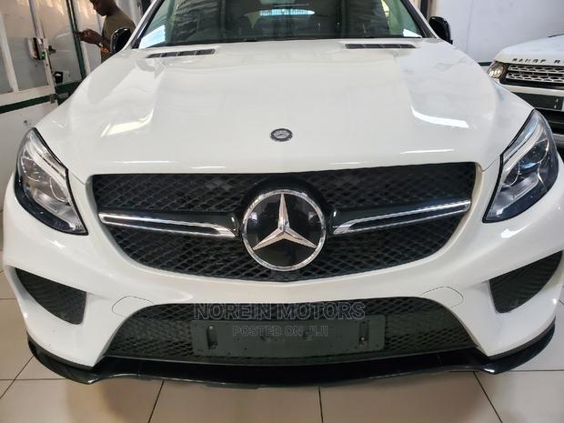 Off-White 2017 Mercedes-Benz GLE-Class: High-End SUV