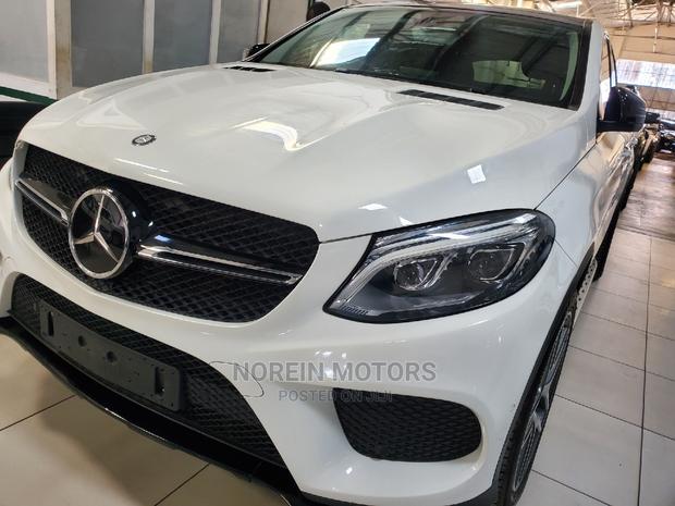 Off-White 2017 Mercedes-Benz GLE-Class: High-End SUV