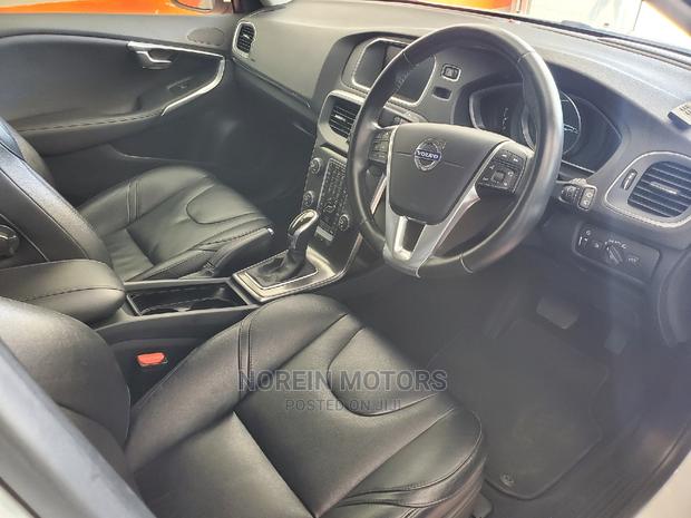 Volvo V40 2015 Off-White Hatchback Available