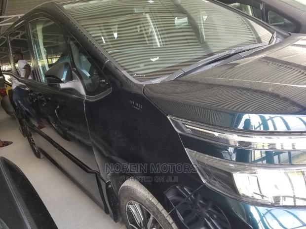 2015 Toyota Voxy Blue: Stylish Minivan for Sale