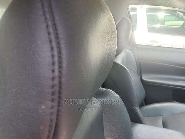 2016 Toyota Mark X Black: Sleek Sedan for Purchase