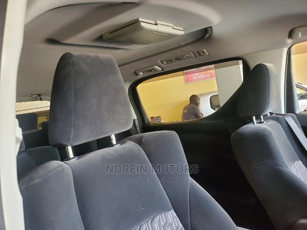 2016 Toyota Alphard Black: Black Edition, Luxury Sedan