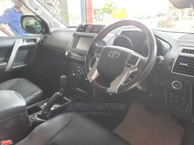 Pre-Owned 2016 Toyota Land Cruiser Prado Black - Top-tier SUV