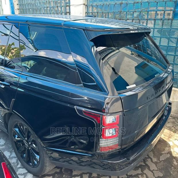 2016 Land Rover Range Rover Vogue: Black Edition