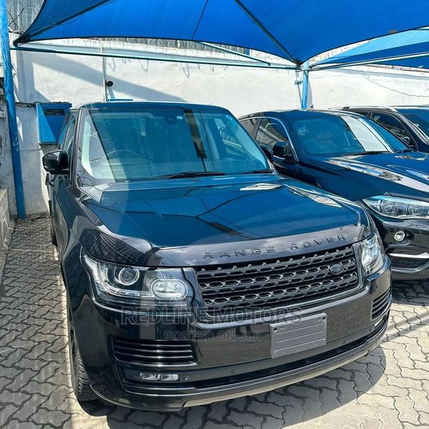 2016 Land Rover Range Rover Vogue: Black Edition