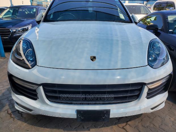 2016 Porsche Cayenne in White: Pre-owned SUV for Purchase