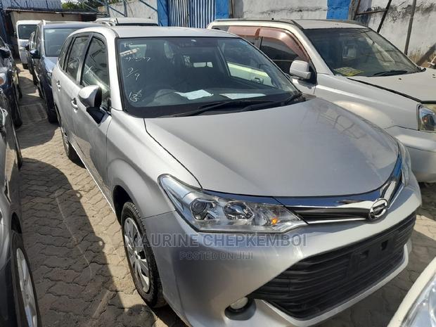 Toyota Corolla Fielder 2016 Silver